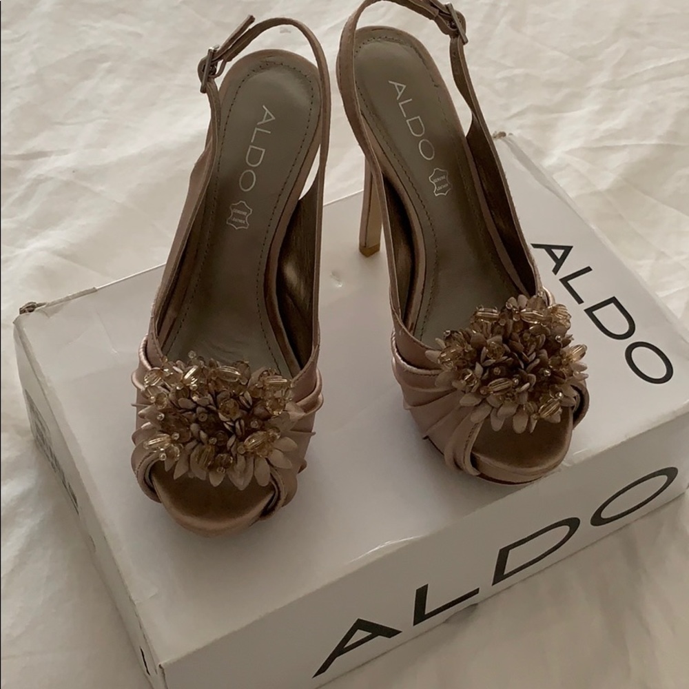 ALDO Platform Champagne slingback heels